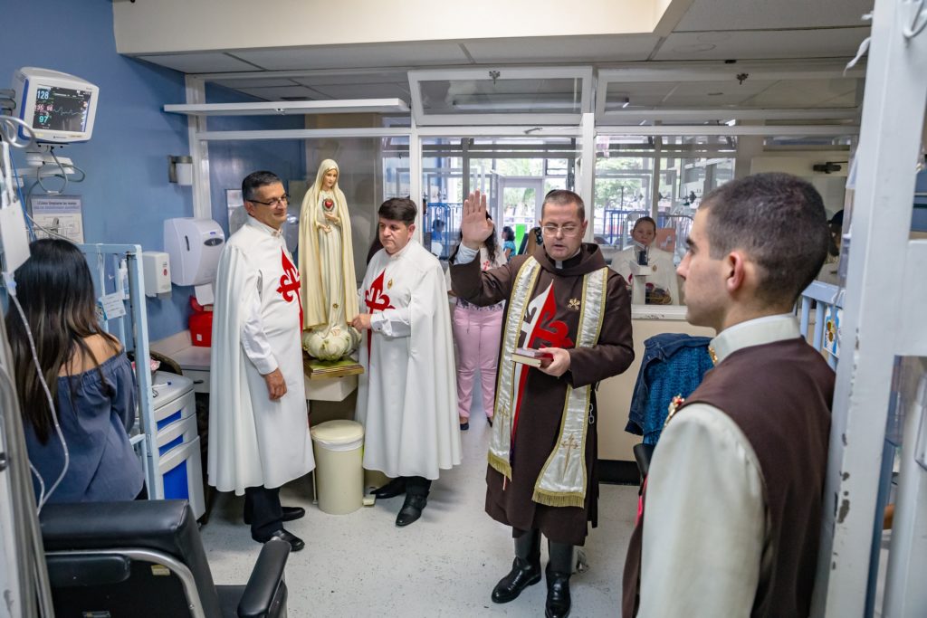Visita de la Virgen al Hospital Nacional de Niños