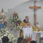 Pe. Célio Casale faz a homilia na Paróquia Nossa Senhora das Candeias