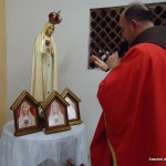 Pe Célio Casale abençoa Oratórios do Imaculado Coração de Maria na capela Santa Terezinha, em São Lourenço da Mata