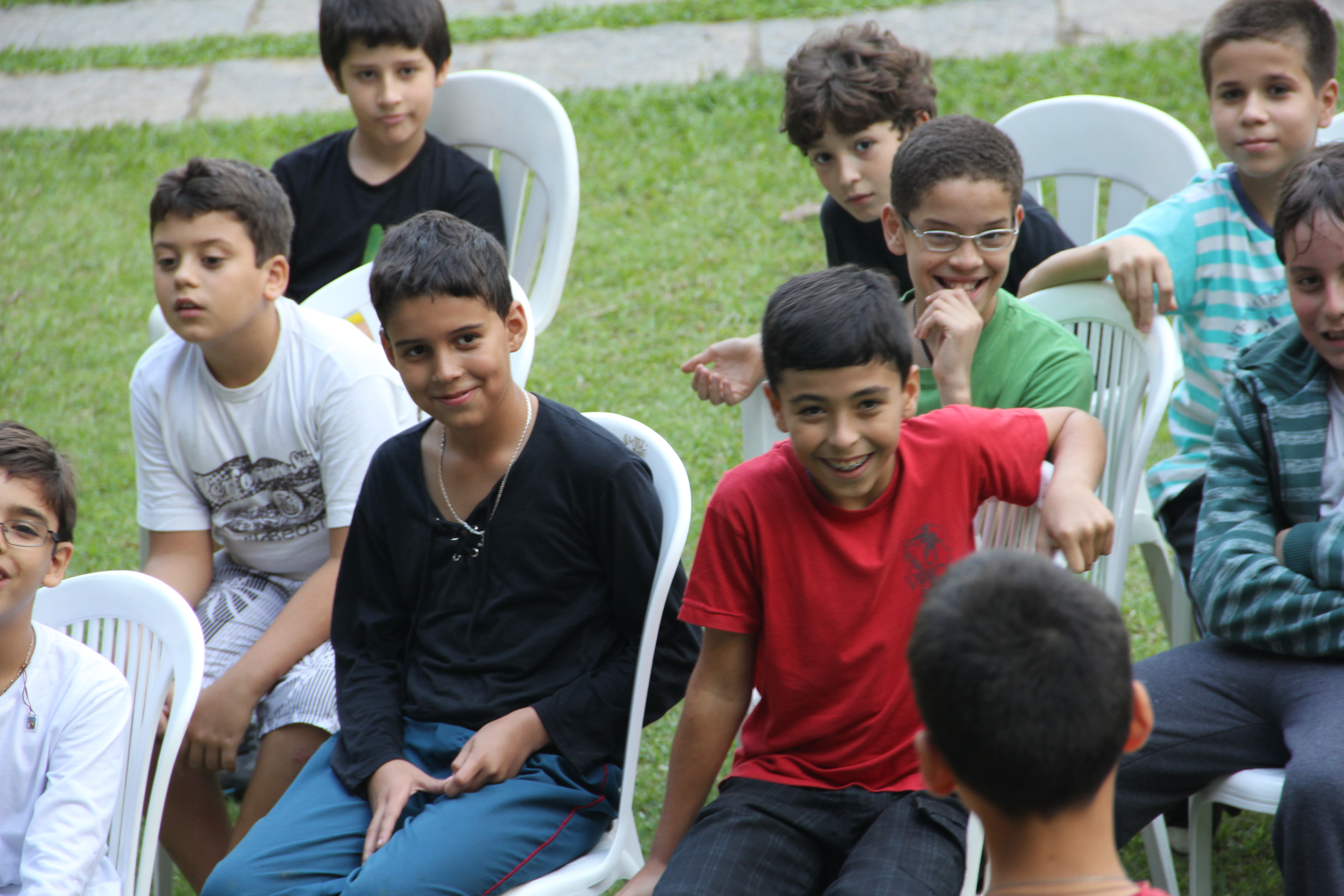 Cenas de convívio na Casa dos Arautos